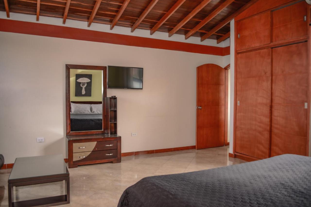 Calle 8 Suites Medellín Exteriér fotografie